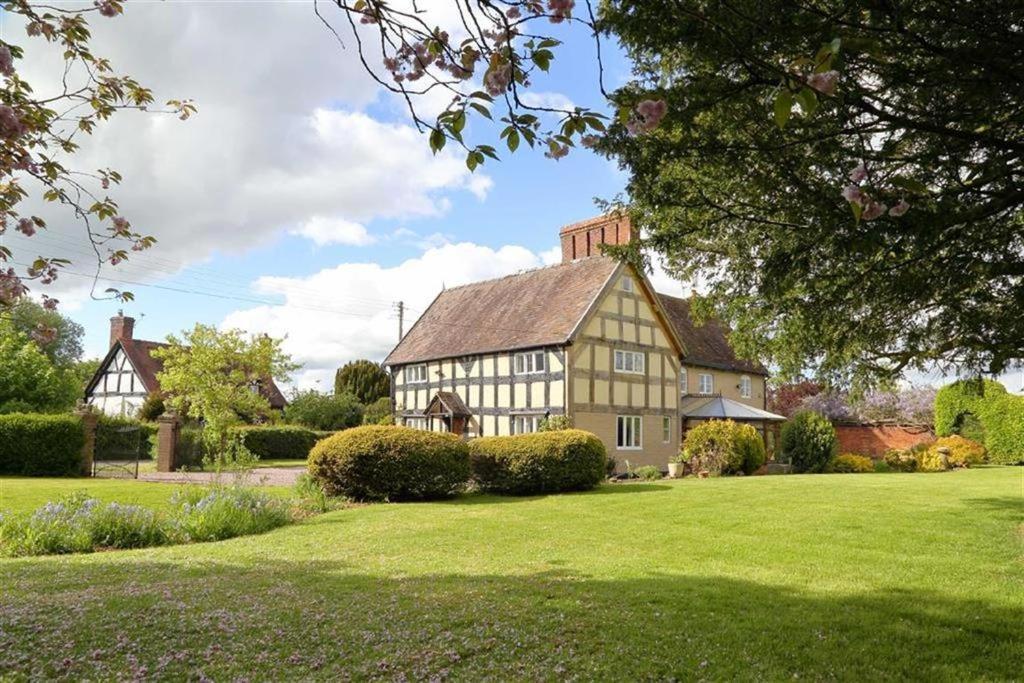 Spenford House 1640 Listed House Idilic Location Pub Walking Distance Bed and Breakfast Loppington Eksteriør billede